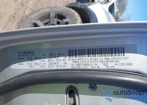 2017 Ram 1500 Rebel 4X4 5'7 Box z USA, uszkodzony, nr VIN 1C6RR7YT3HS620112